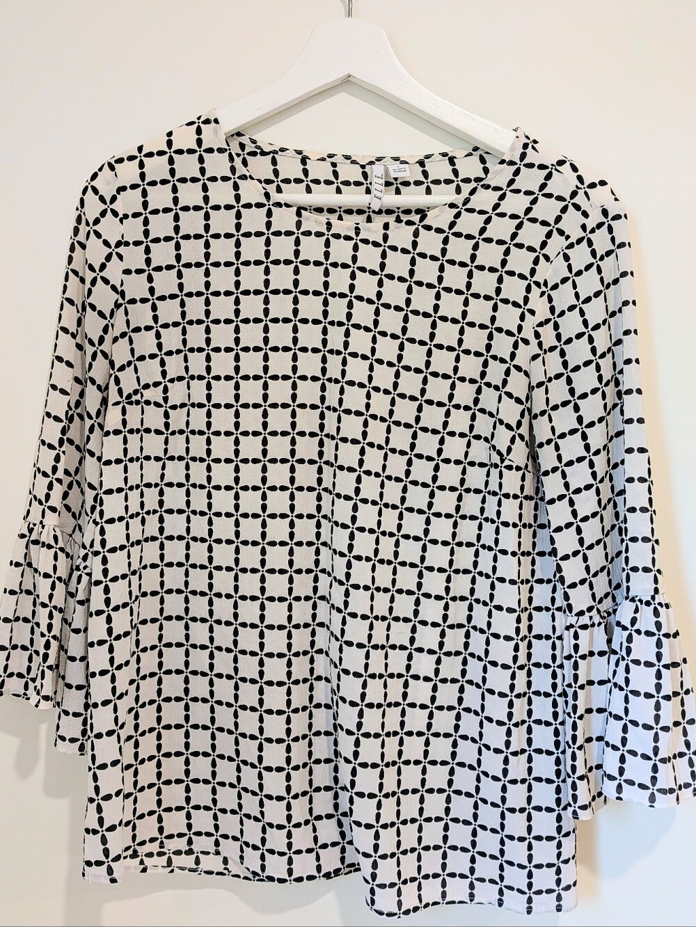 Black and White Print Tunic flare sleeves (size s) buisness casual office work